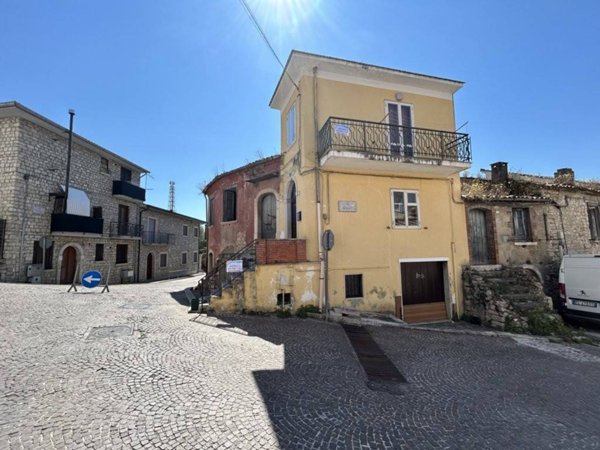 casa indipendente in vendita a Fontanarosa