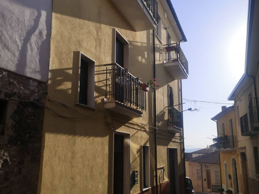 casa indipendente in vendita a Fontanarosa