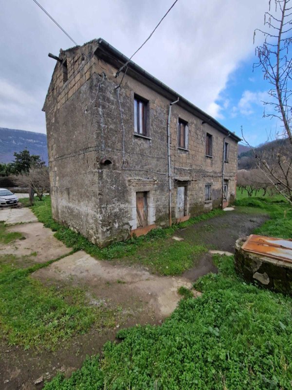 casa indipendente in vendita a Forino in zona Celzi