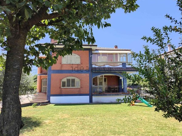casa indipendente in vendita a Forino