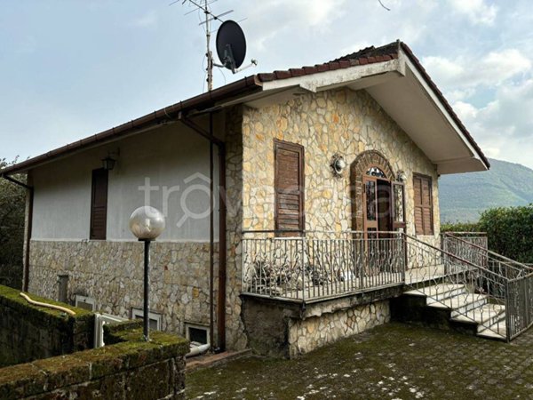 casa indipendente in vendita a Forino