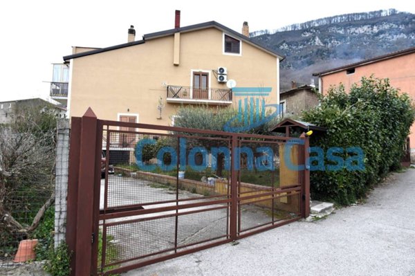 appartamento in vendita a Forino in zona Petruro