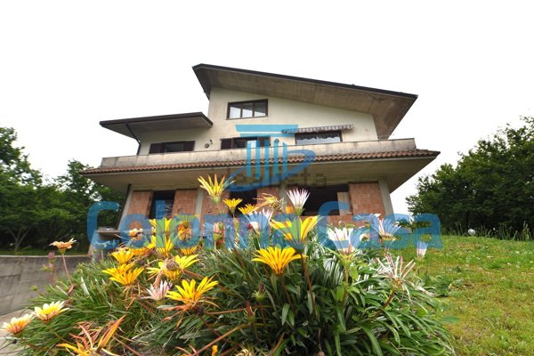 casa indipendente in vendita a Forino