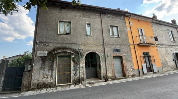 casa indipendente in vendita a Forino