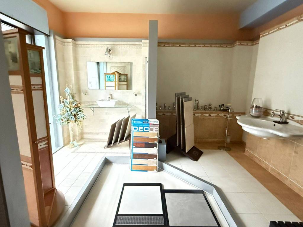 negozio in vendita a Forino