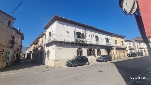 casa indipendente in vendita a Forino in zona Celzi