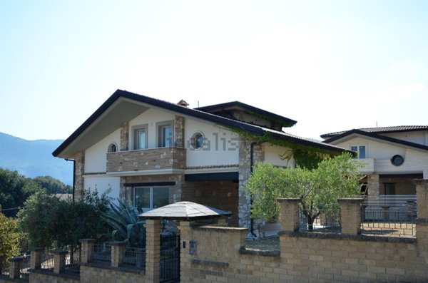 casa indipendente in vendita a Forino