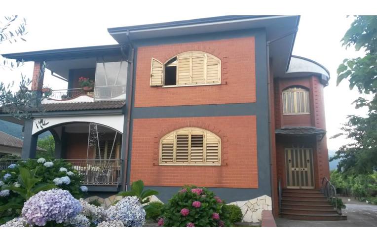 casa indipendente in vendita a Forino in zona Celzi