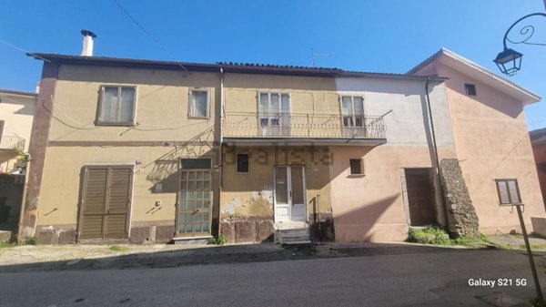 casa indipendente in vendita a Forino