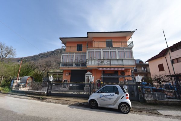 casa indipendente in vendita a Forino