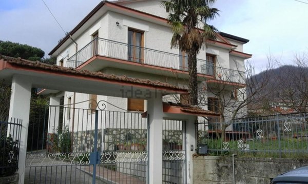 casa indipendente in vendita a Forino