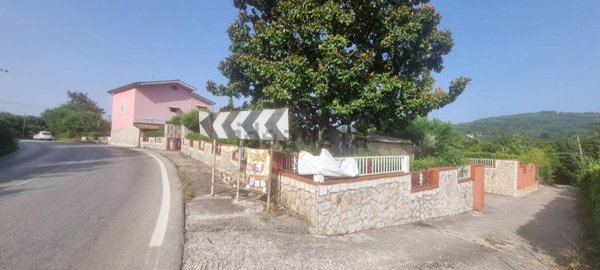 casa indipendente in vendita a Forino in zona Celzi