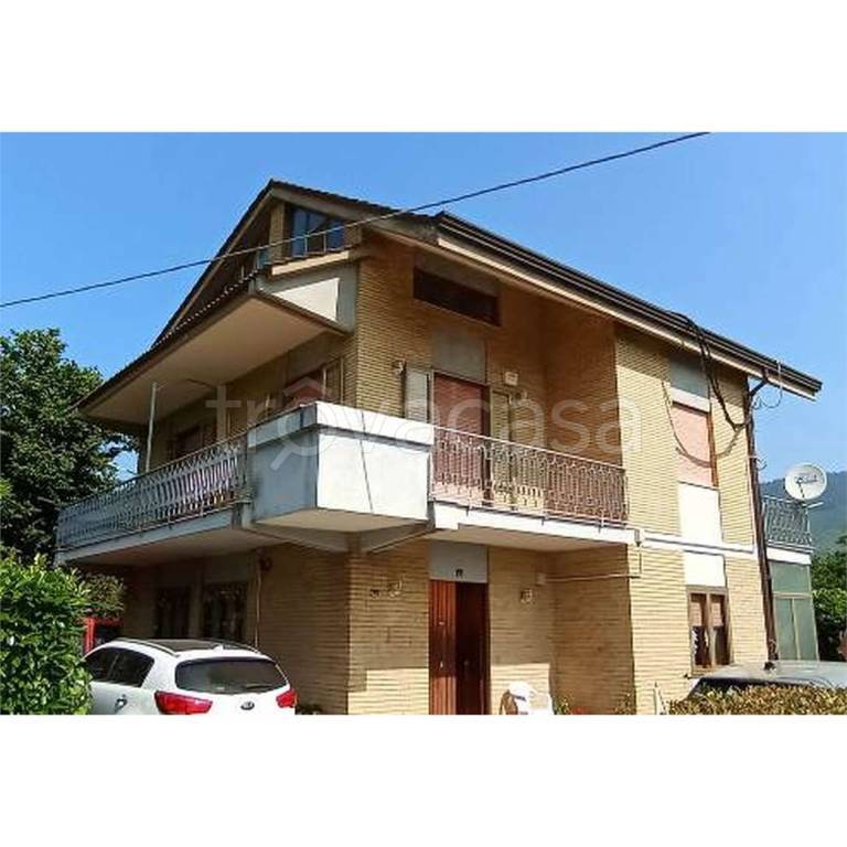 appartamento in vendita a Forino in zona Petruro
