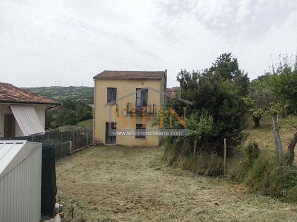 casa indipendente in vendita a Frigento