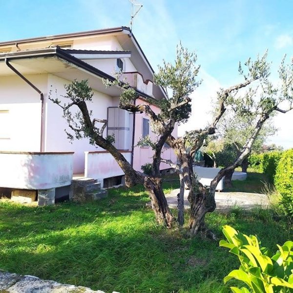 casa indipendente in vendita a Frigento