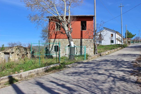 casa indipendente in vendita a Frigento
