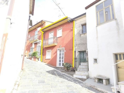 casa indipendente in vendita a Frigento