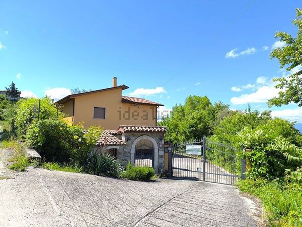 casa indipendente in vendita a Frigento