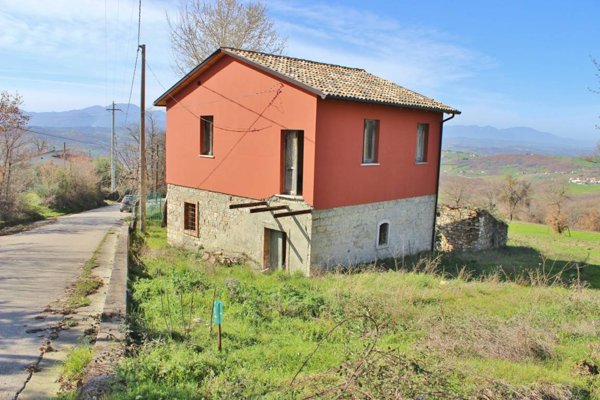 casa indipendente in vendita a Frigento