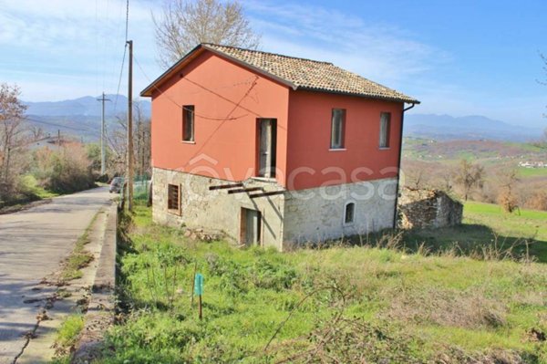 casa indipendente in vendita a Frigento