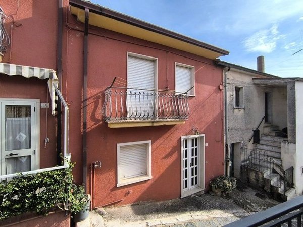 casa indipendente in vendita a Frigento