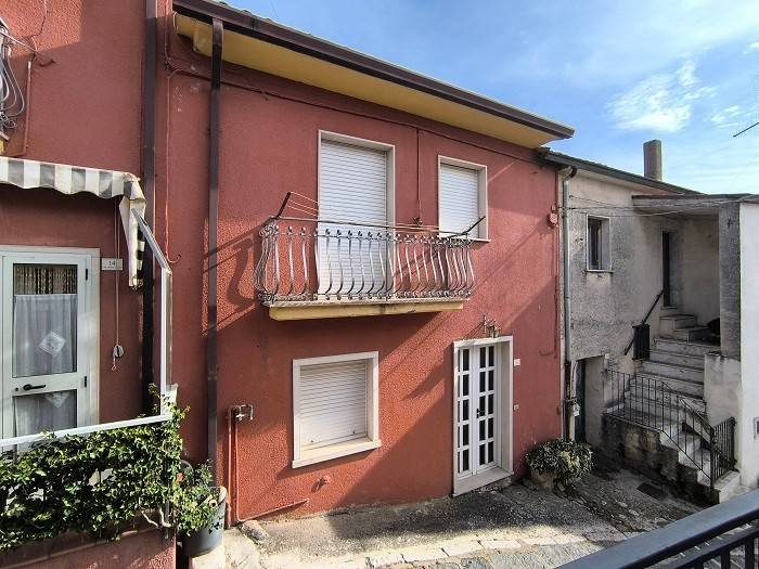 casa indipendente in vendita a Frigento