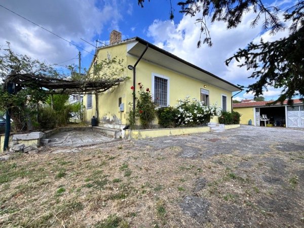 casa indipendente in vendita a Frigento