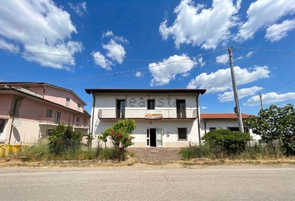 casa indipendente in vendita a Frigento