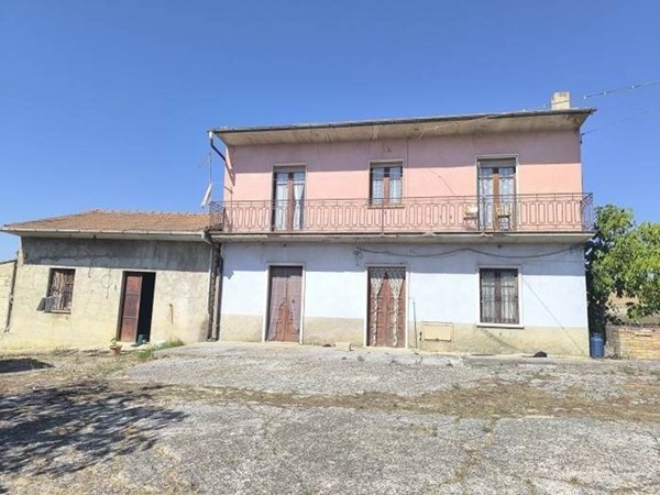 casa indipendente in vendita a Frigento in zona Pila ai Piani