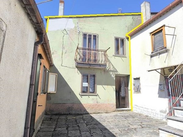 casa indipendente in vendita a Frigento