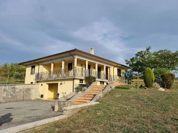 casa indipendente in vendita a Gesualdo