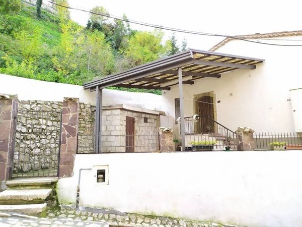 casa indipendente in vendita a Gesualdo