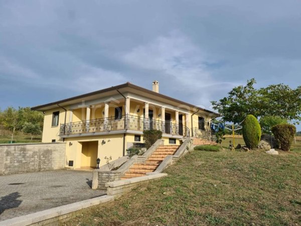 casa indipendente in vendita a Gesualdo