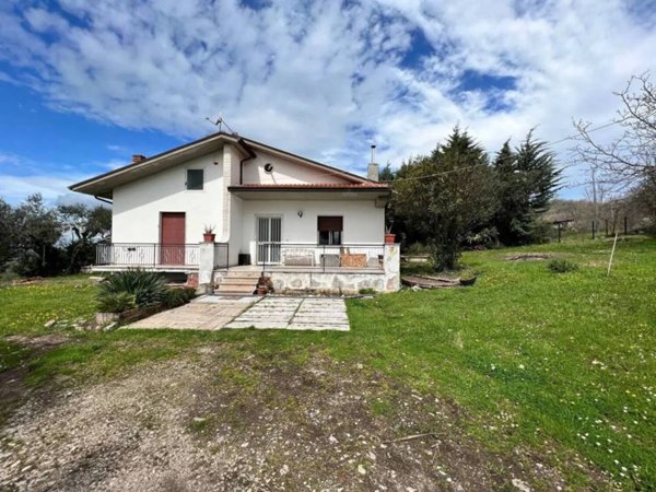 casa indipendente in vendita a Gesualdo