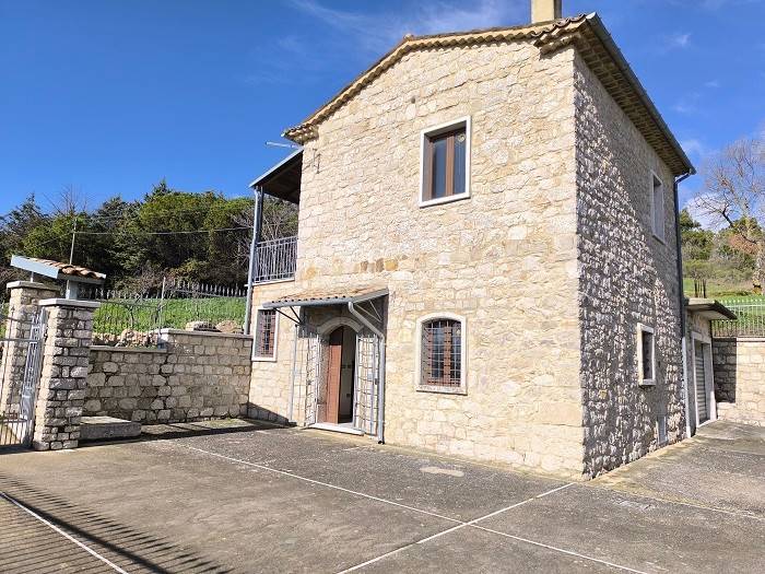 casa indipendente in vendita a Gesualdo