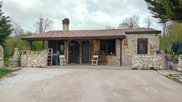 casa indipendente in vendita a Gesualdo