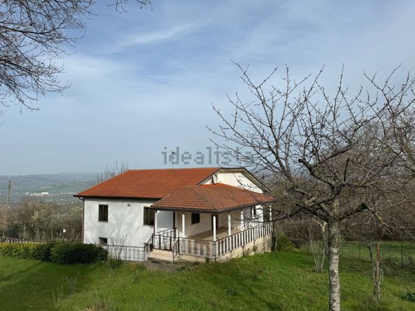 casa indipendente in vendita a Gesualdo