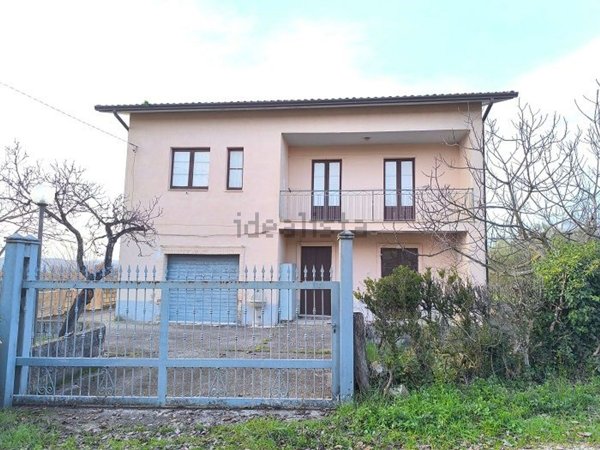 casa indipendente in vendita a Gesualdo