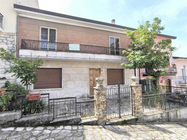casa indipendente in vendita a Gesualdo
