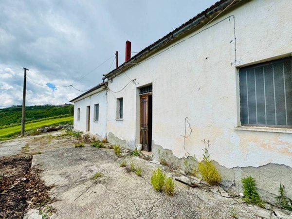 casa indipendente in vendita a Greci