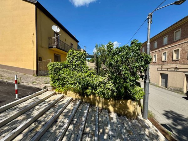 casa indipendente in vendita a Greci