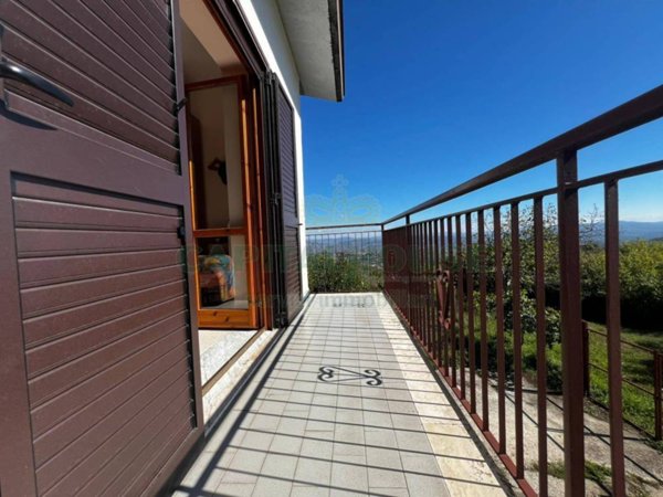 casa indipendente in vendita a Greci