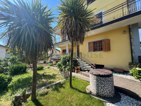 casa indipendente in vendita a Greci