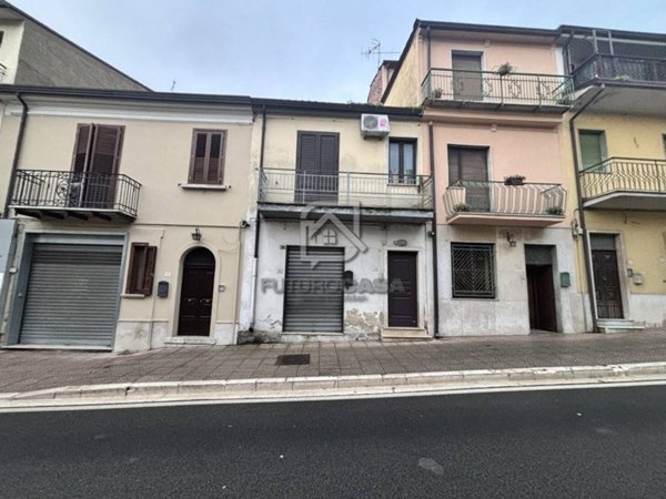esavano in vendita a Grottaminarda