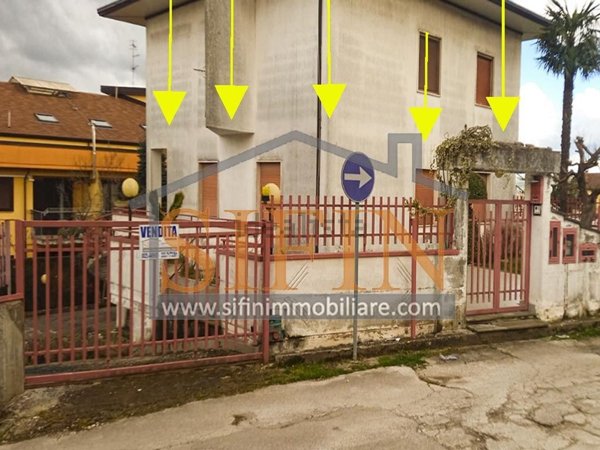 casa indipendente in vendita a Grottaminarda