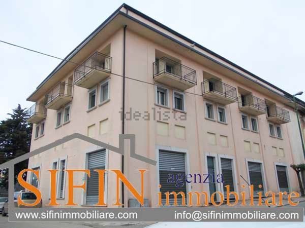 locale commerciale in vendita a Grottaminarda