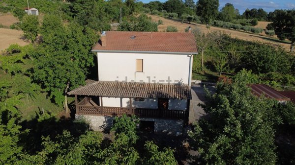 casa indipendente in vendita a Grottaminarda