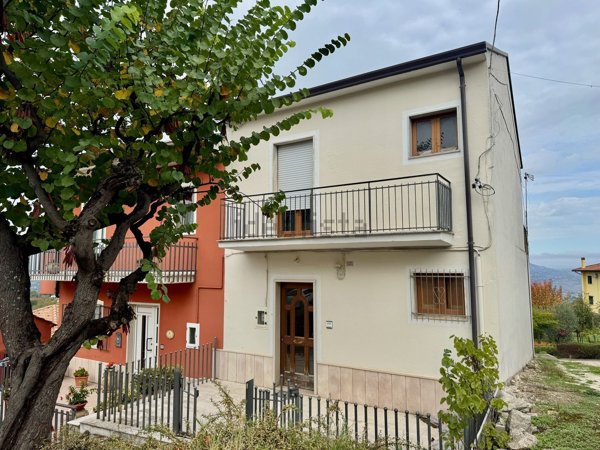 casa indipendente in vendita a Grottaminarda in zona Carpignano