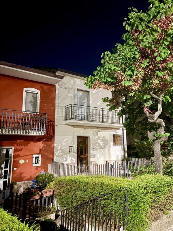 casa indipendente in vendita a Grottaminarda in zona Carpignano