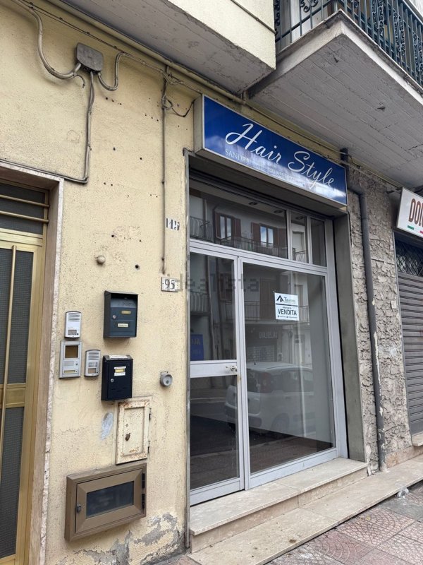 locale commerciale in vendita a Grottaminarda